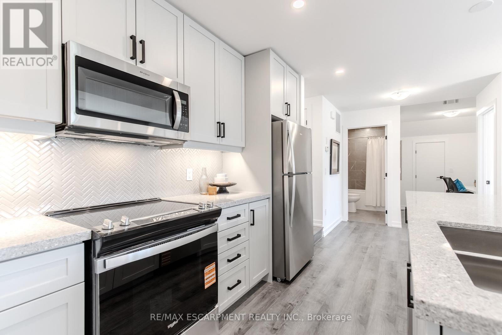 243 Burke Street, Hamilton, Ontario  L8B 2A9 - Photo 6 - X12594748