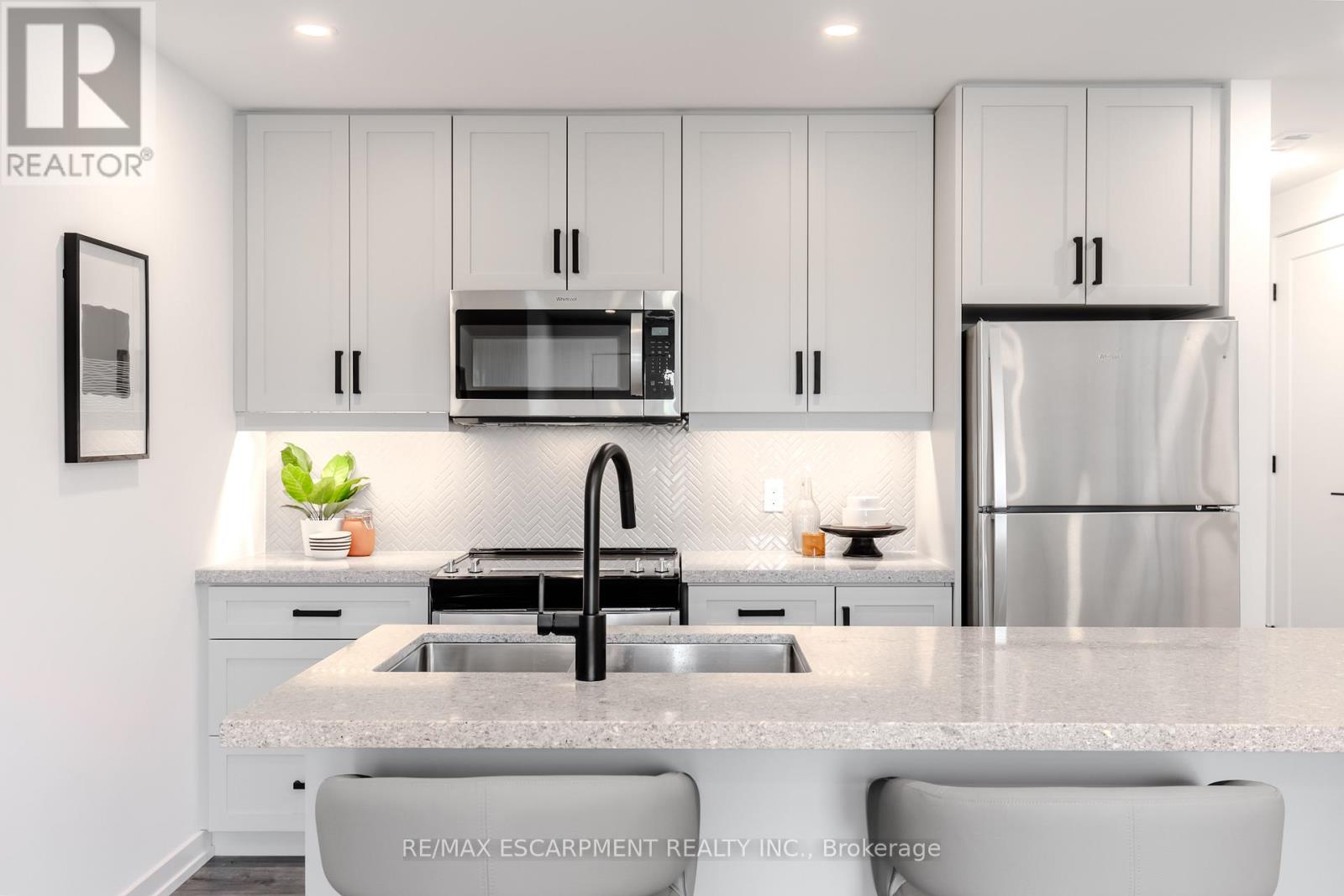 243 Burke Street, Hamilton, Ontario  L8B 2A9 - Photo 8 - X12594748