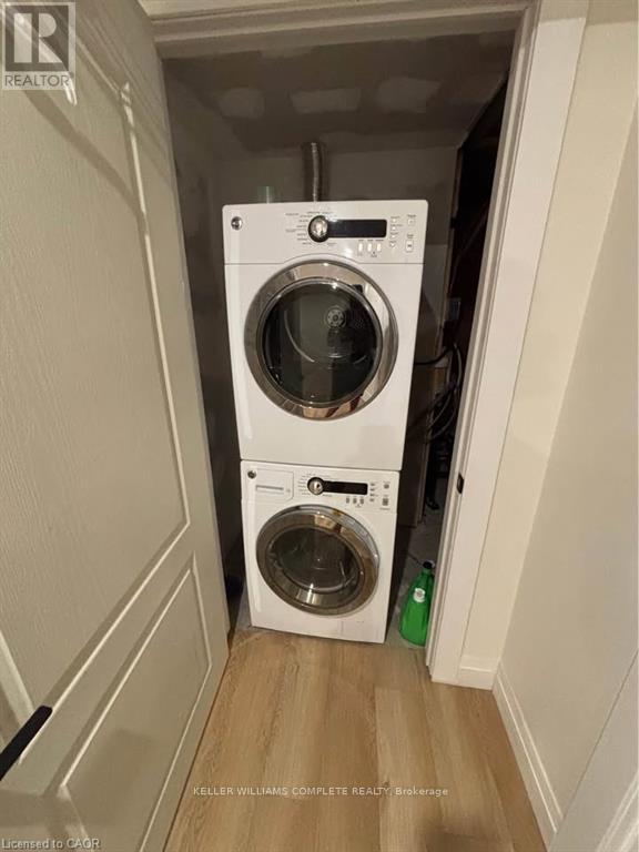 2 - 4 Bankfield Crescent, Hamilton, Ontario  L8J 0B9 - Photo 11 - X12594752