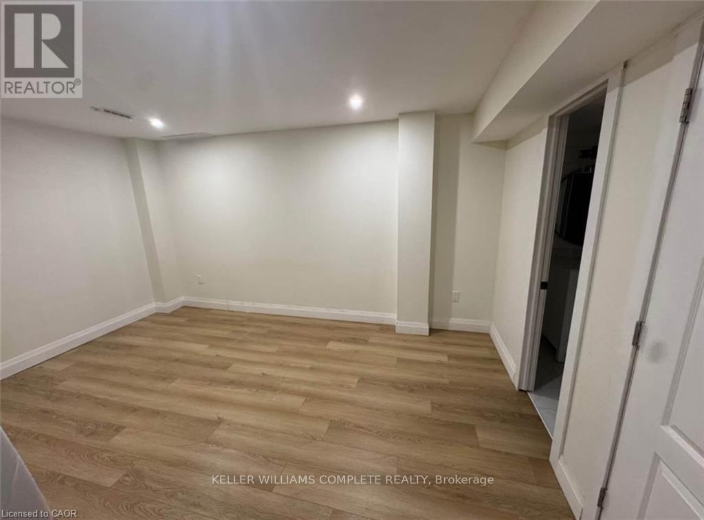 2 - 4 Bankfield Crescent, Hamilton, Ontario  L8J 0B9 - Photo 9 - X12594752