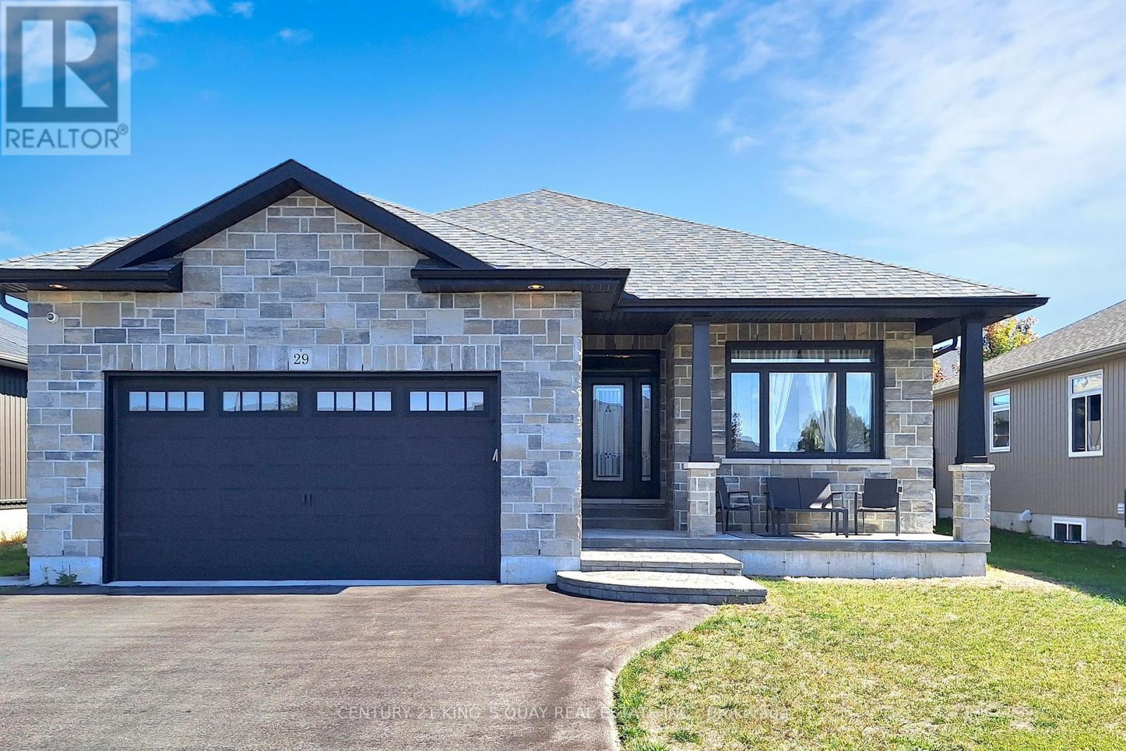 29 Gavin Crescent, Quinte West, Ontario  K8V 0H2 - Photo 4 - X12594824