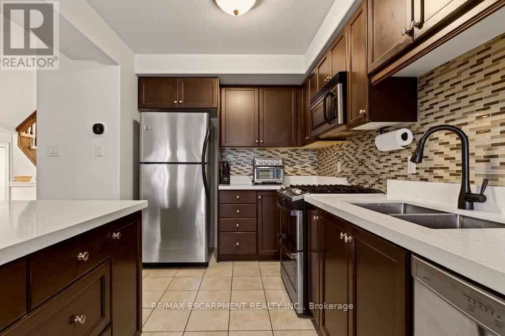 105 Donald Bell Drive, Hamilton, Ontario  L0R 1C0 - Photo 11 - X12594854