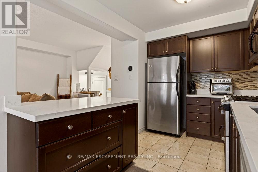 105 Donald Bell Drive, Hamilton, Ontario  L0R 1C0 - Photo 12 - X12594854