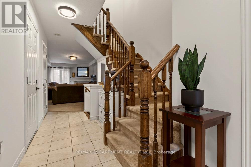 105 Donald Bell Drive, Hamilton, Ontario  L0R 1C0 - Photo 4 - X12594854