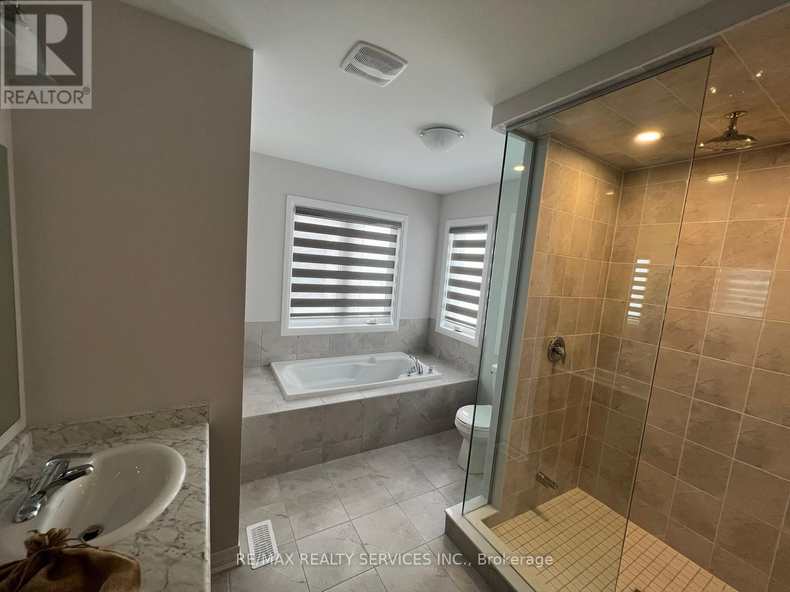 209 Leslie Davis Street, North Dumfries, Ontario  N0B 1E0 - Photo 11 - X12594886