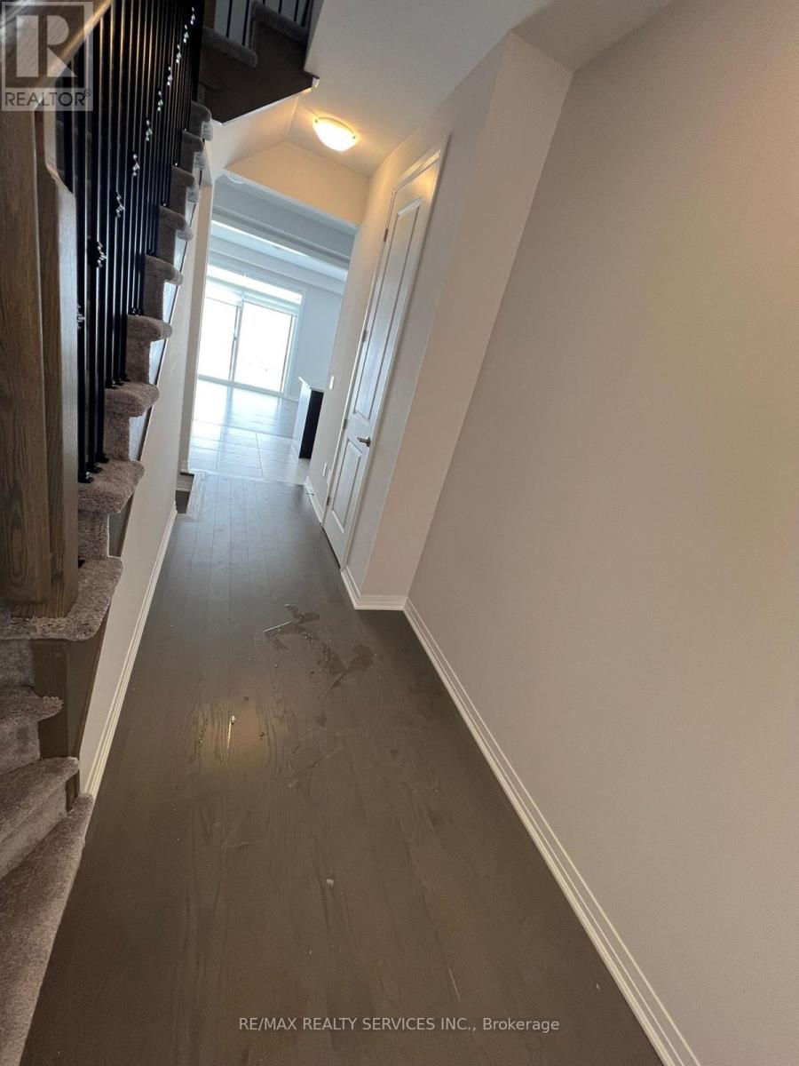 209 Leslie Davis Street, North Dumfries, Ontario  N0B 1E0 - Photo 2 - X12594886