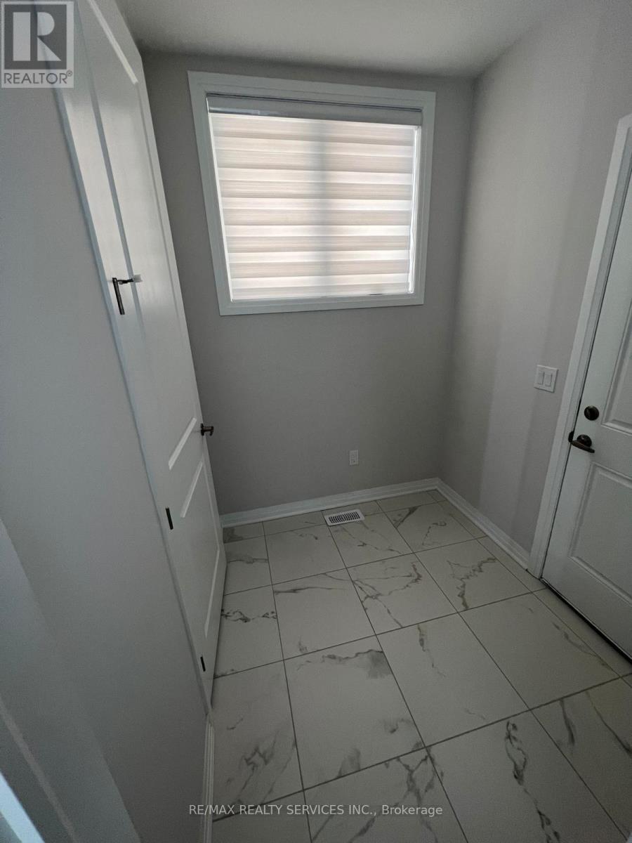 209 Leslie Davis Street, North Dumfries, Ontario  N0B 1E0 - Photo 3 - X12594886