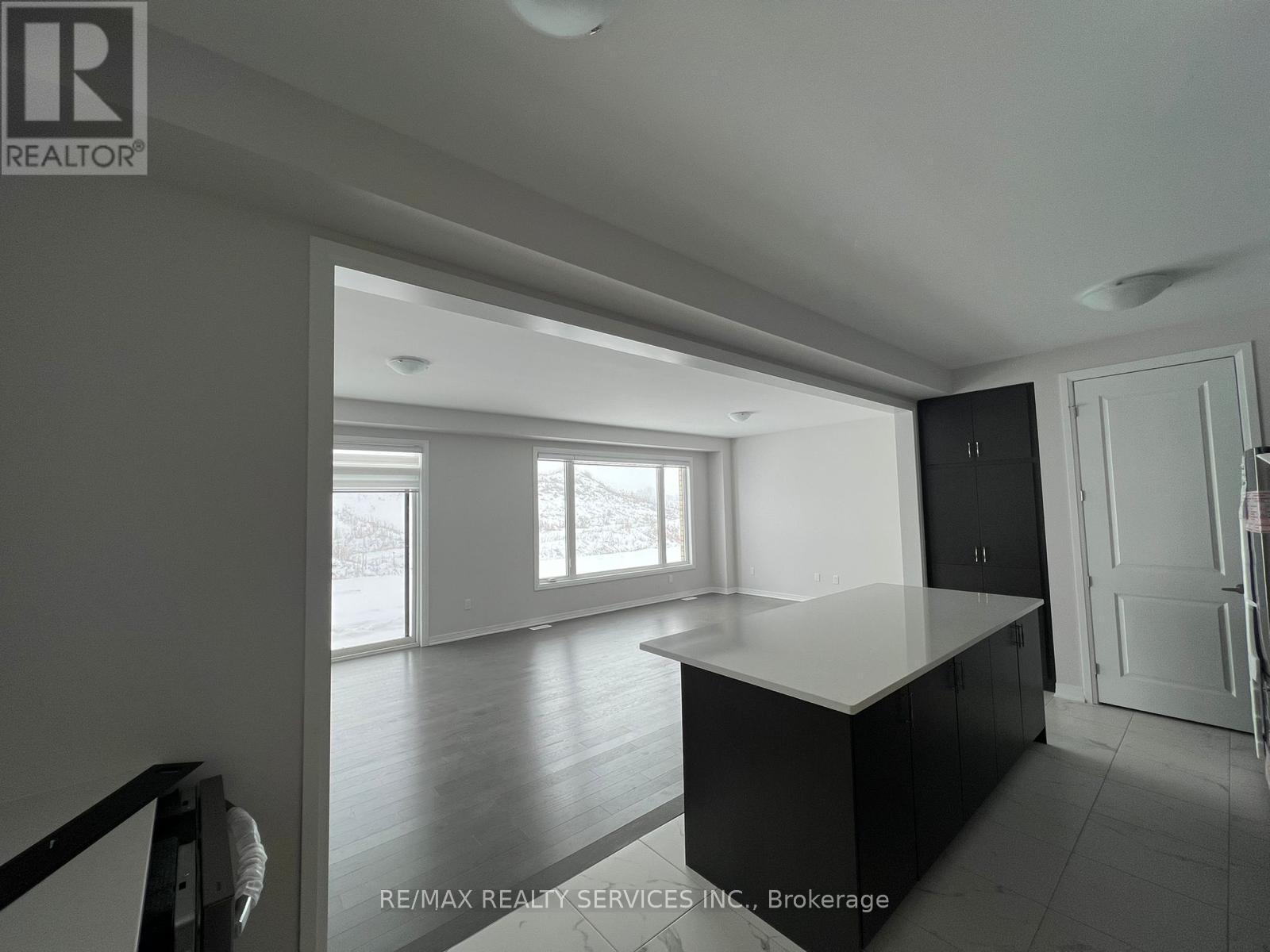 209 Leslie Davis Street, North Dumfries, Ontario  N0B 1E0 - Photo 5 - X12594886