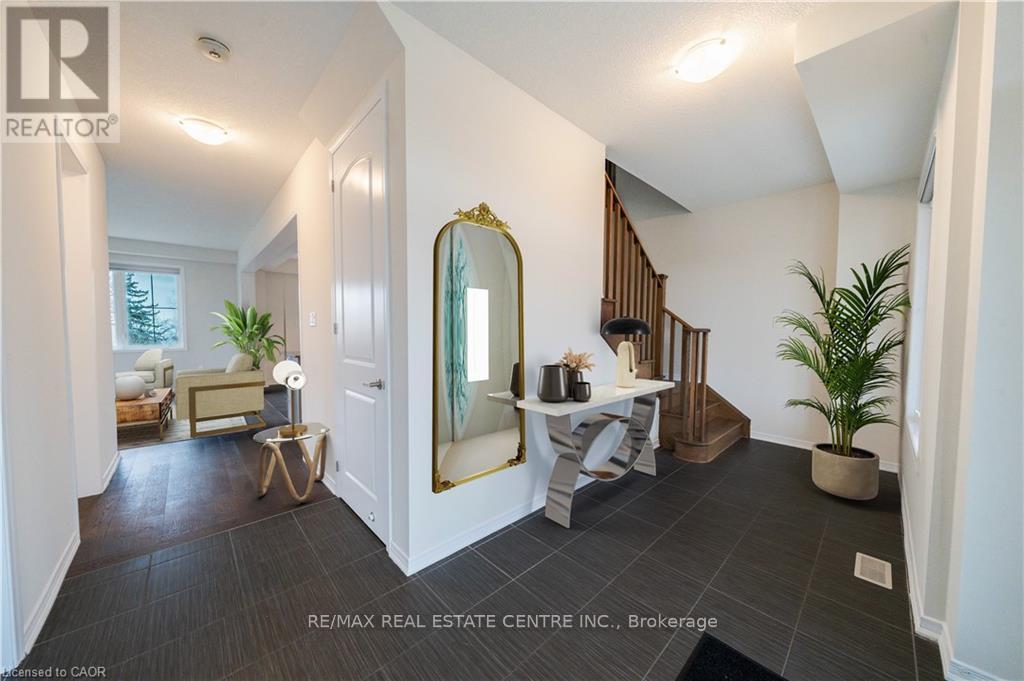 107 Cuesta Heights, Hamilton, Ontario  L8J 0M2 - Photo 4 - X12594896