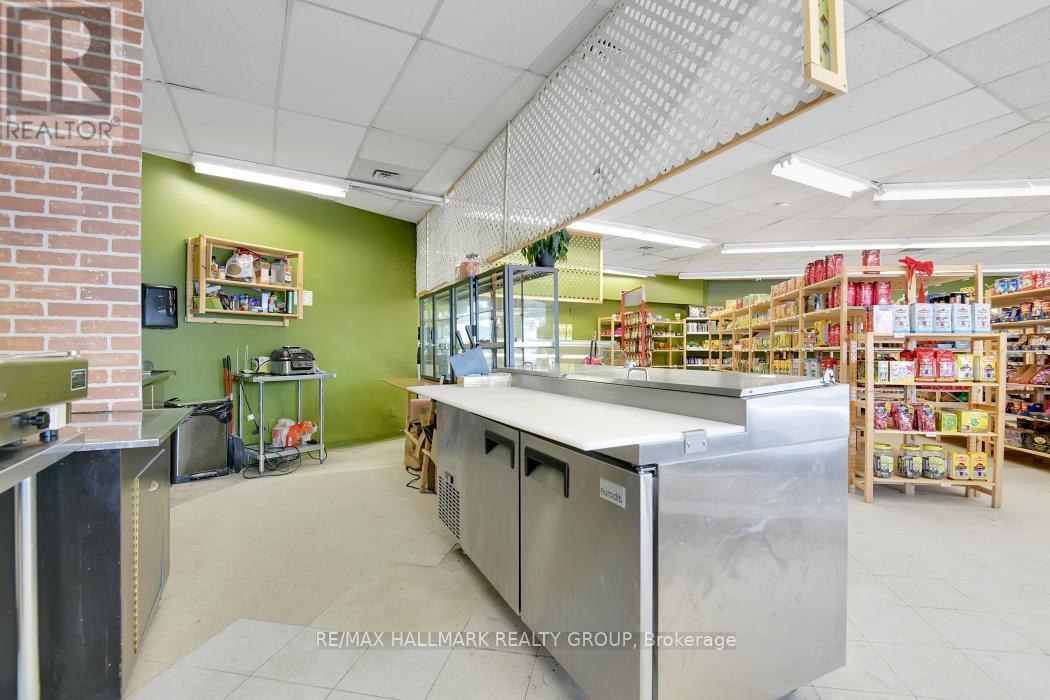 1 - 375 Des Epinettes Avenue, Ottawa, Ontario  K1E 3E6 - Photo 10 - X12594992