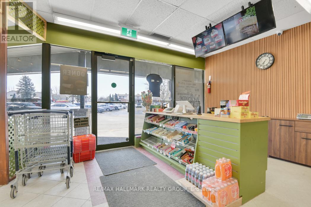 1 - 375 Des Epinettes Avenue, Ottawa, Ontario  K1E 3E6 - Photo 2 - X12594992