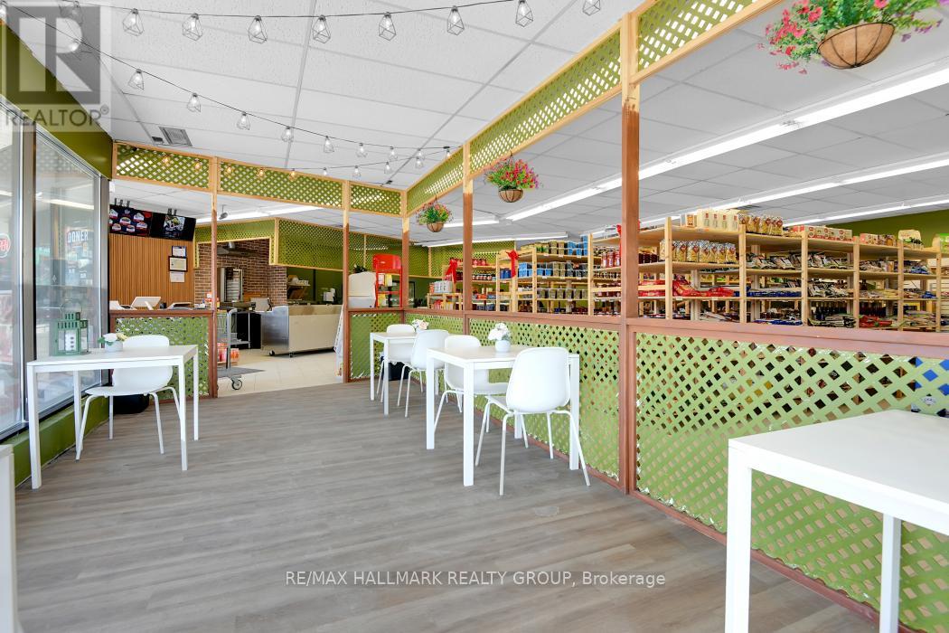 1 - 375 Des Epinettes Avenue, Ottawa, Ontario  K1E 3E6 - Photo 6 - X12594992