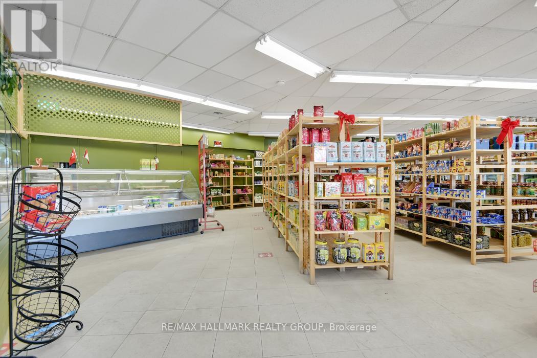 1 - 375 Des Epinettes Avenue, Ottawa, Ontario  K1E 3E6 - Photo 7 - X12594992