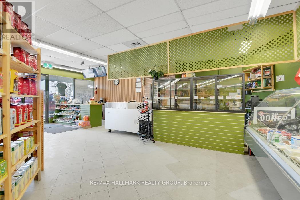 1 - 375 Des Epinettes Avenue, Ottawa, Ontario  K1E 3E6 - Photo 9 - X12594992