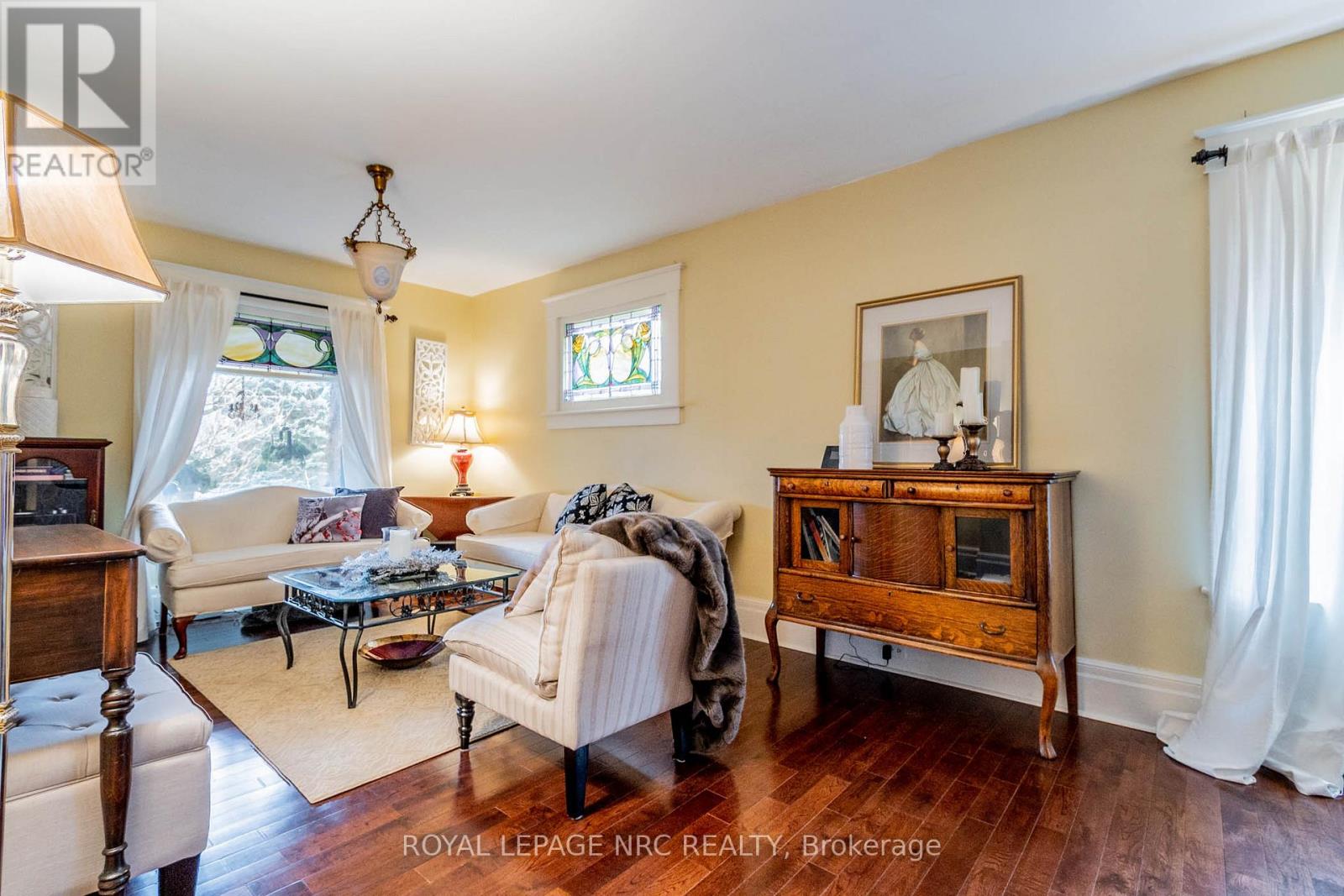 6107 Barker Street, Niagara Falls, Ontario L2G 1Y5 - Photo 8 - X12594982