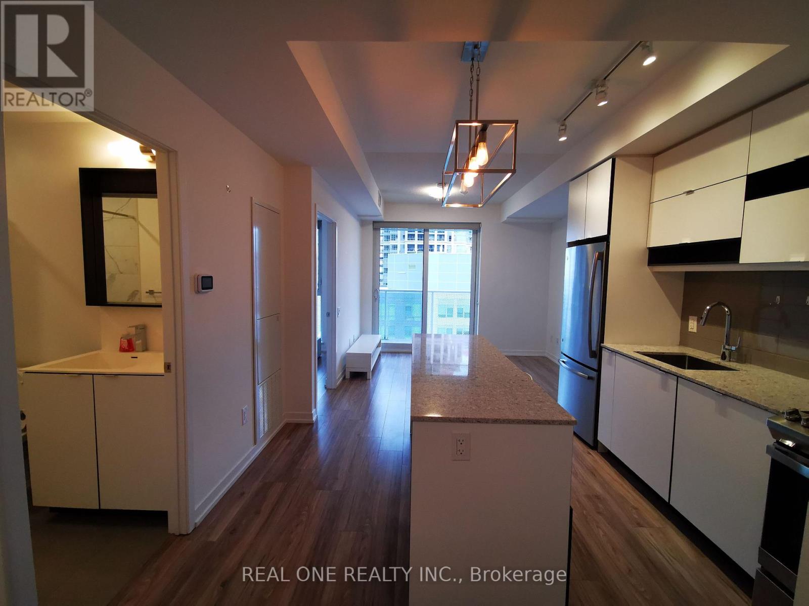 1907 - 4065 Confederation Parkway, Mississauga, Ontario  L5B 0L4 - Photo 15 - W12561182