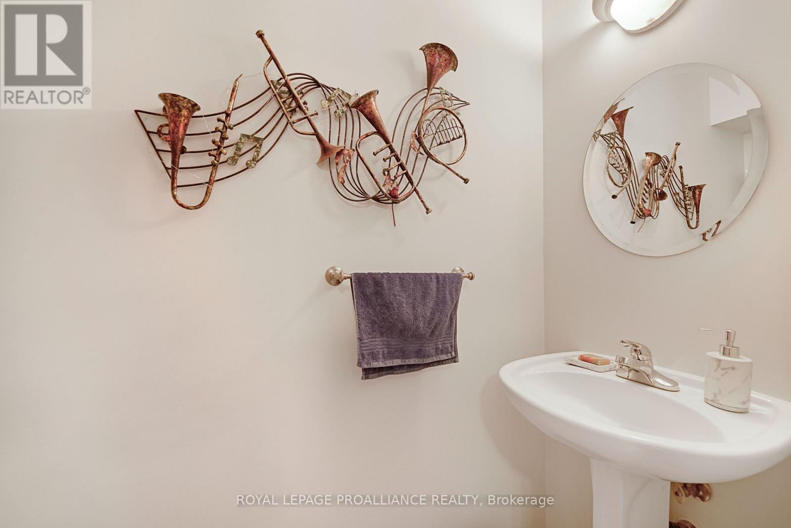 72 Beecher Street, Brockville, Ontario  K6V 5M3 - Photo 12 - X12594922