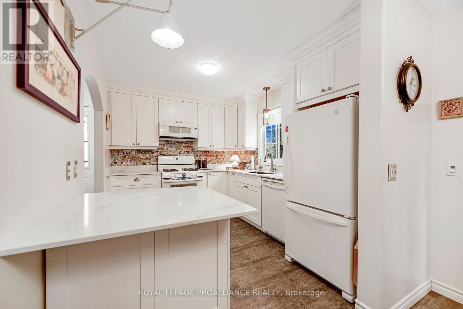 72 Beecher Street, Brockville, Ontario  K6V 5M3 - Photo 14 - X12594922