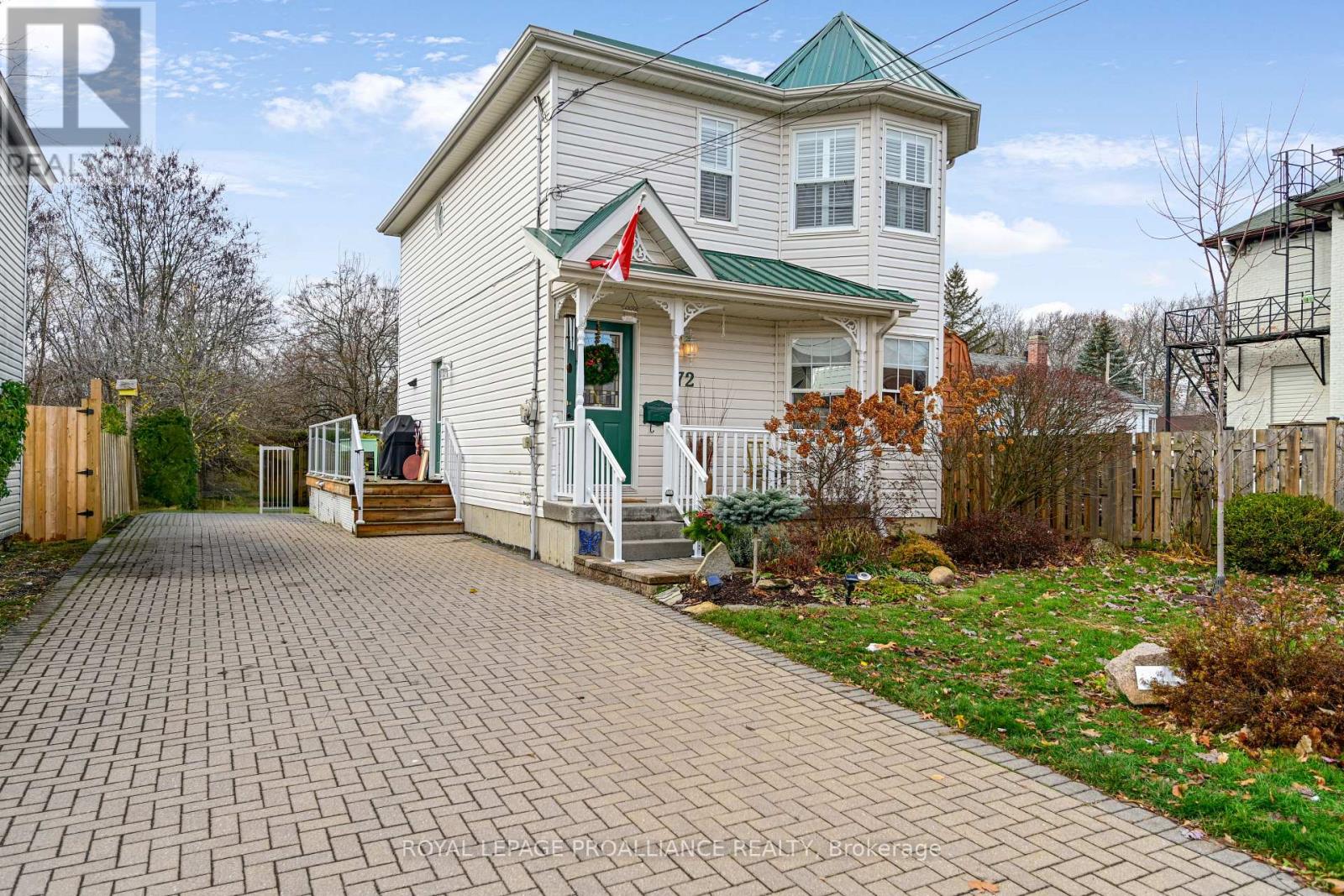 72 Beecher Street, Brockville, Ontario  K6V 5M3 - Photo 2 - X12594922