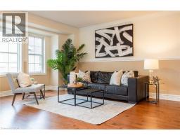 38 ARCHIBALD Mews, Toronto, Ontario