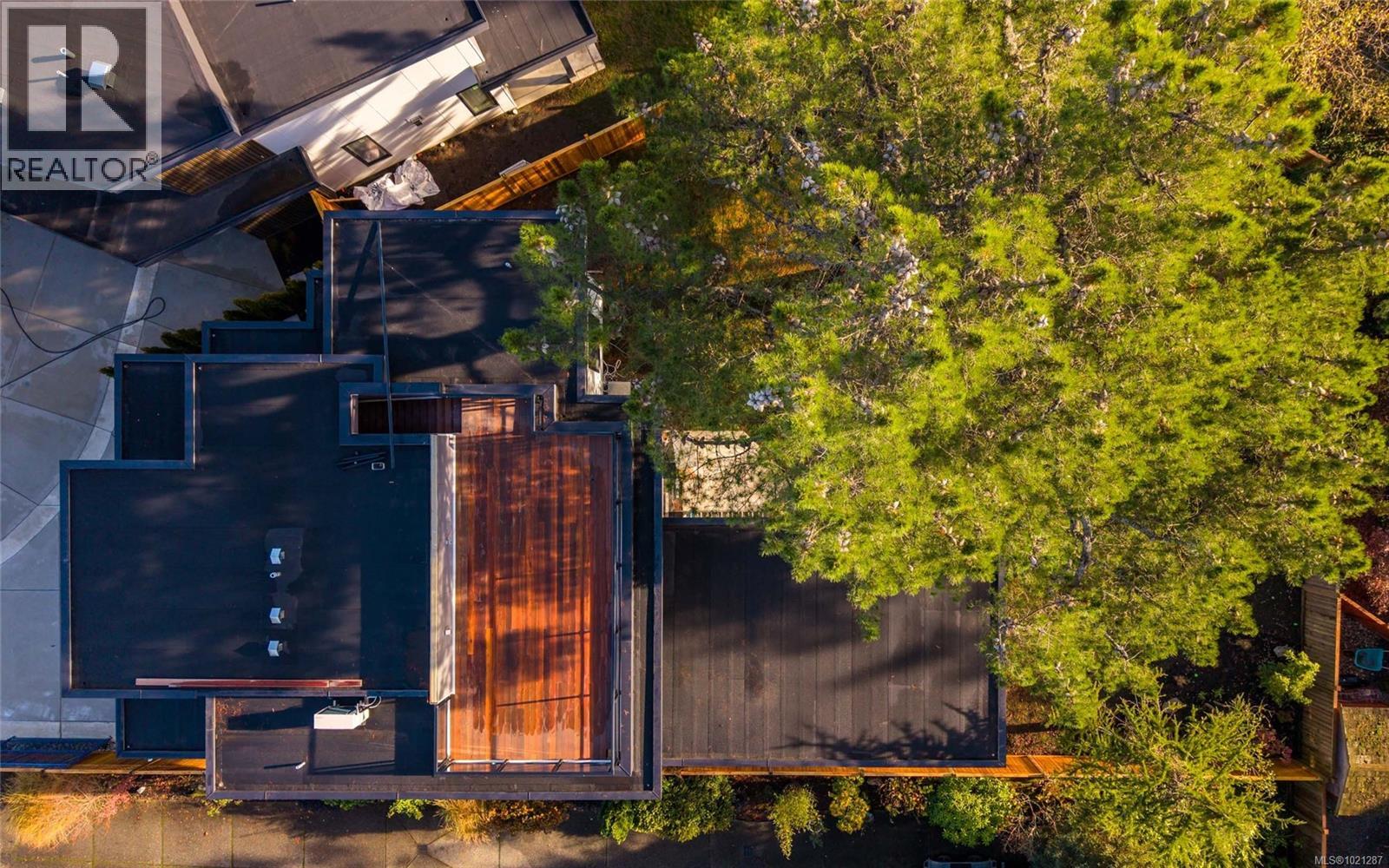 2293 Adela Pl, Sidney, British Columbia  V8L 1R2 - Photo 4 - 1021287