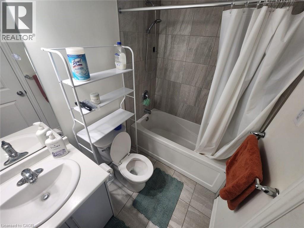 235 Chapel Hill Drive Unit# 33, Kitchener, Ontario  N2R 1N3 - Photo 11 - 40791010