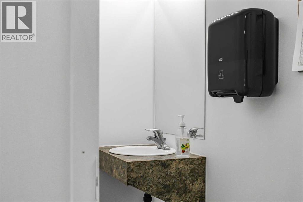 103, 10635 West Side Drive, Grande Prairie, Alberta  T8V 8J4 - Photo 9 - A2257250