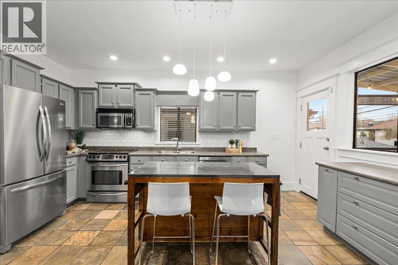 2029 Graveley Street, Vancouver, British Columbia  V5L 3B6 - Photo 12 - R3071528