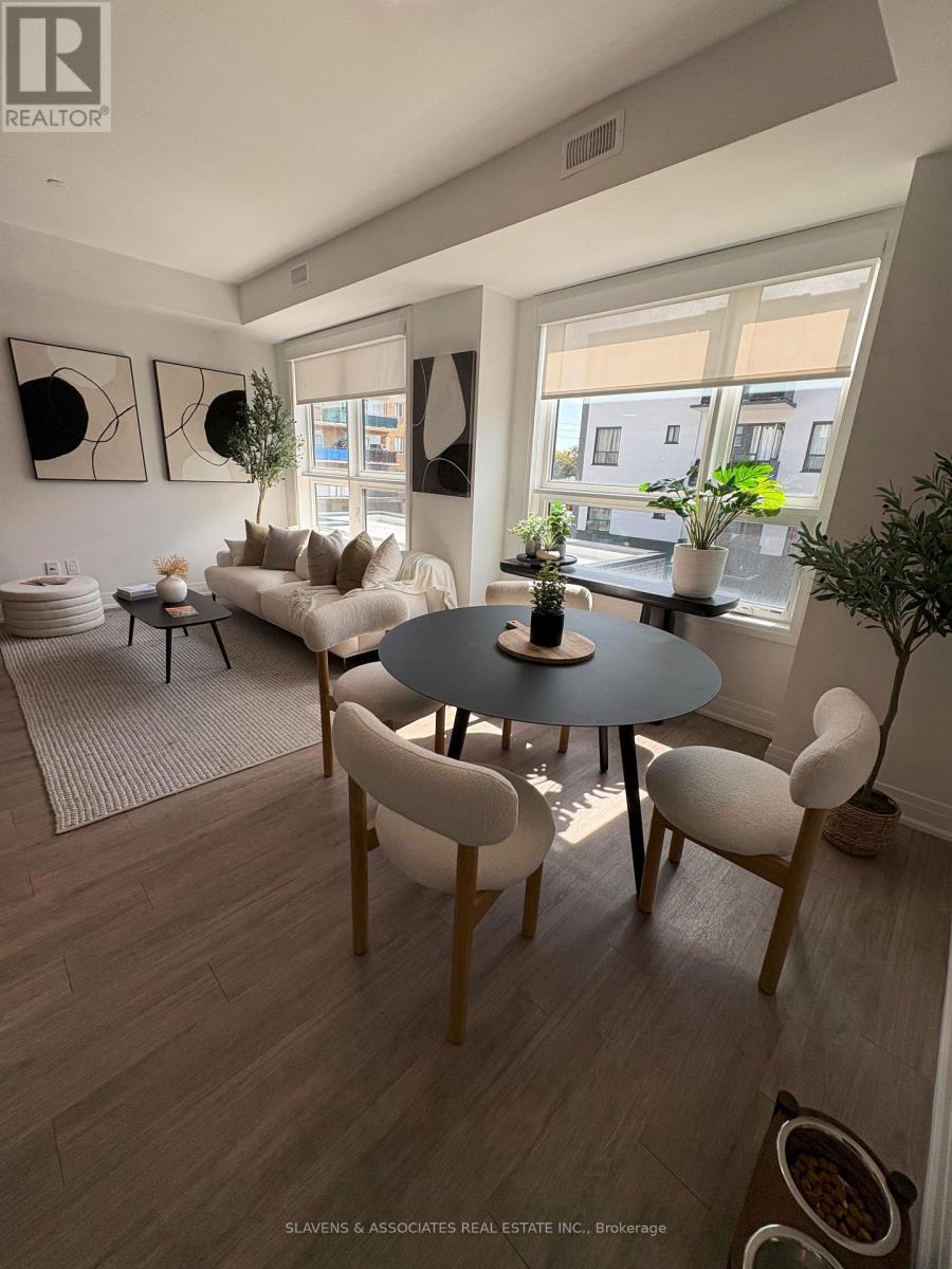 25 - 15 Brenthall Avenue, Toronto, Ontario  M2R 1W1 - Photo 4 - C12409579