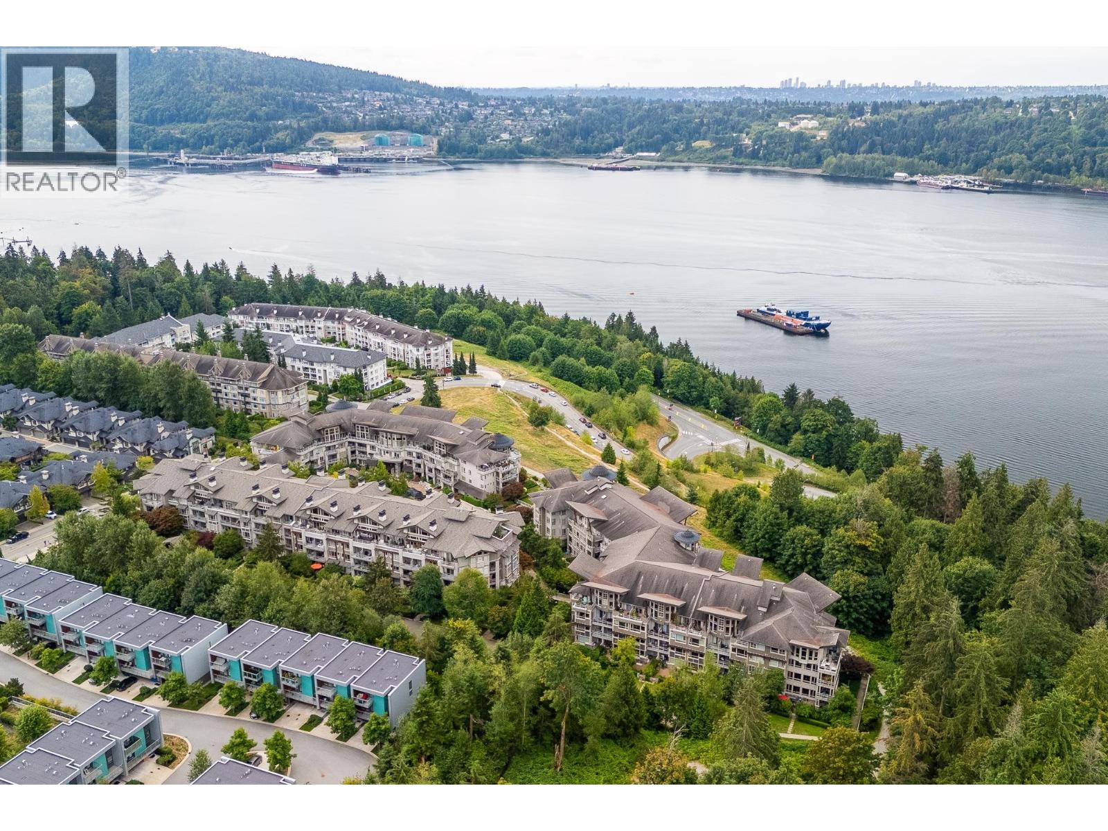 301 560 Raven Woods Drive, North Vancouver, British Columbia  V7G 2T3 - Photo 2 - R3037823