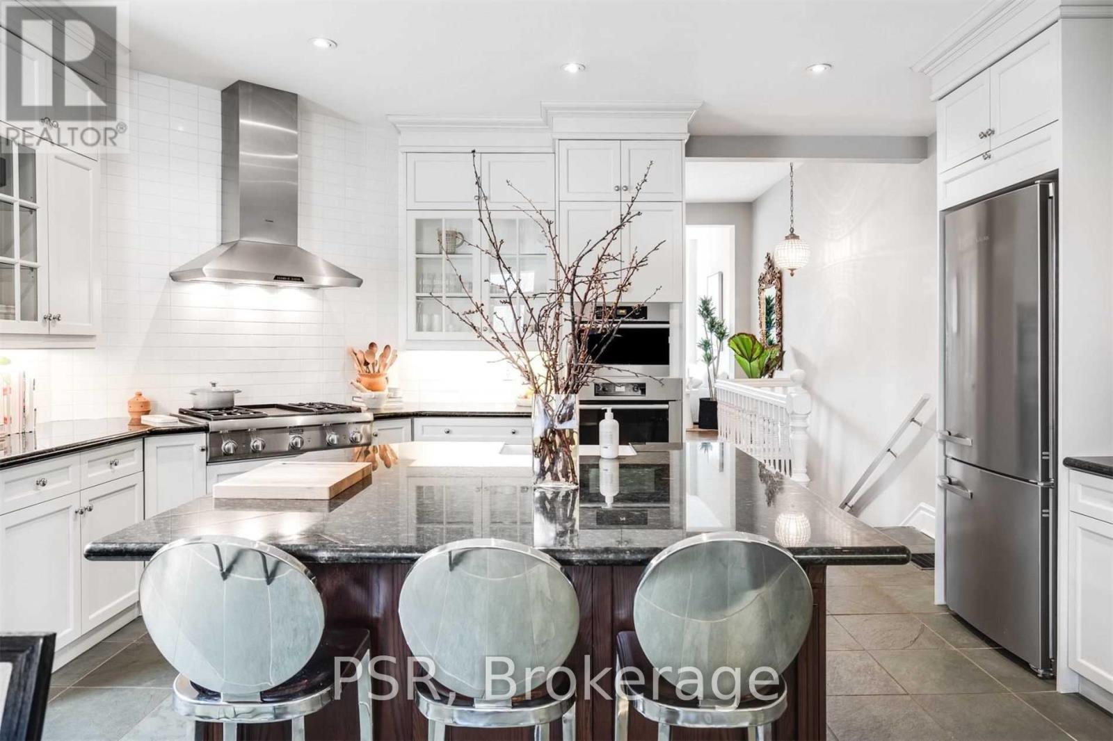 2 - 151 Robert Street, Toronto, Ontario  M5S 2K6 - Photo 7 - C12594994