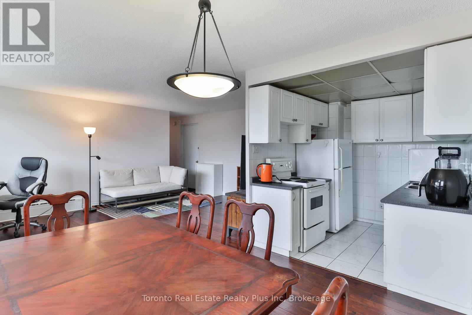 303 - 55 Neptune Drive, Toronto, Ontario  M6A 1X2 - Photo 15 - C12595018