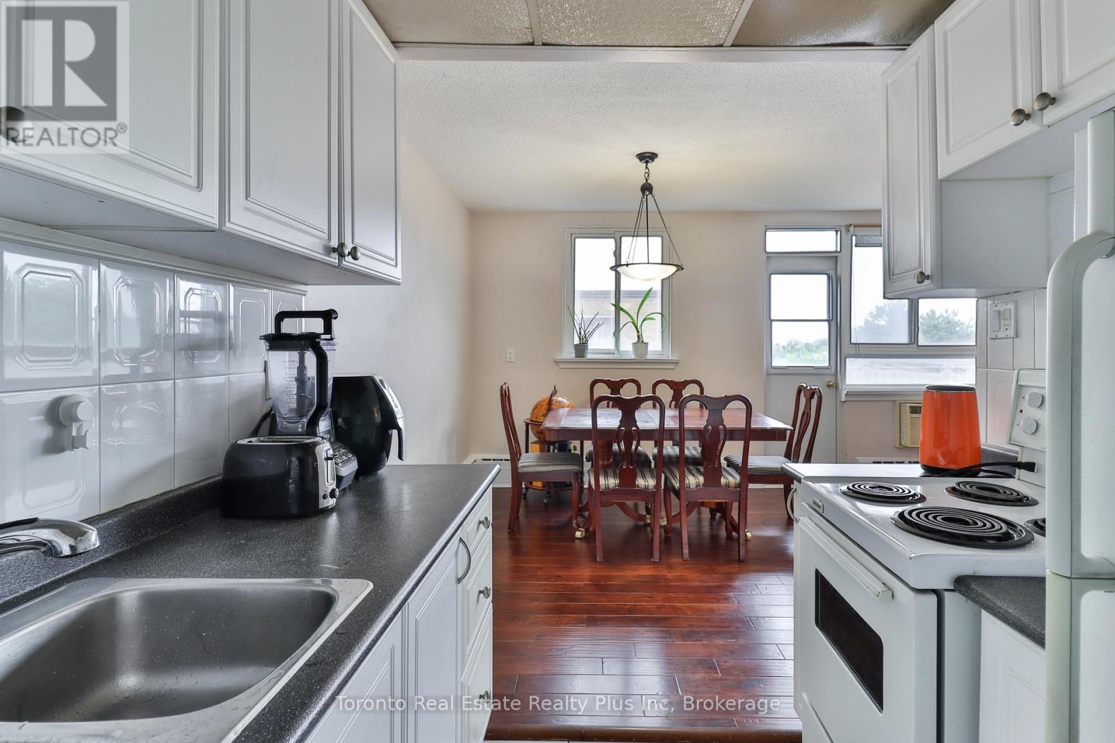 303 - 55 Neptune Drive, Toronto, Ontario  M6A 1X2 - Photo 18 - C12595018