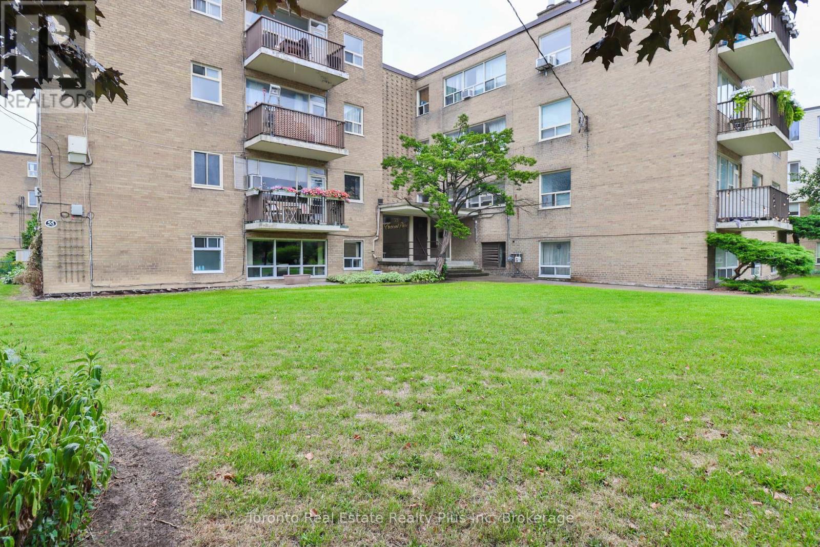 303 - 55 Neptune Drive, Toronto, Ontario  M6A 1X2 - Photo 2 - C12595018