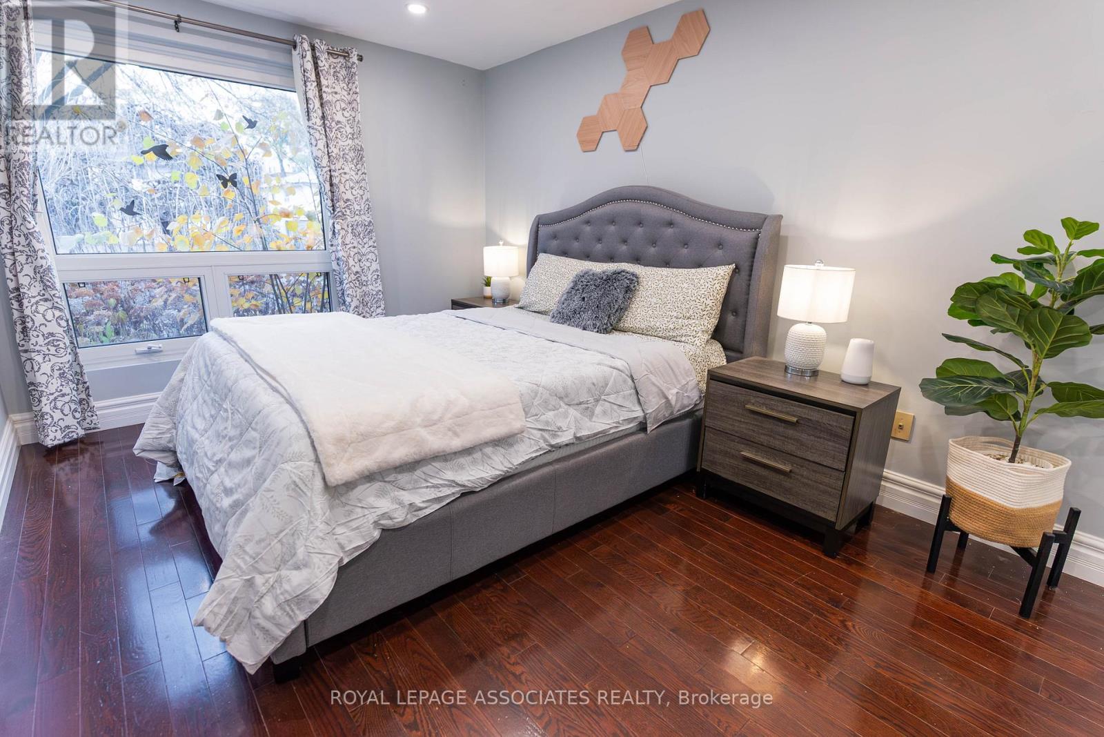 692 Down Crescent, Oshawa, Ontario  L1H 7Y1 - Photo 16 - E12595000