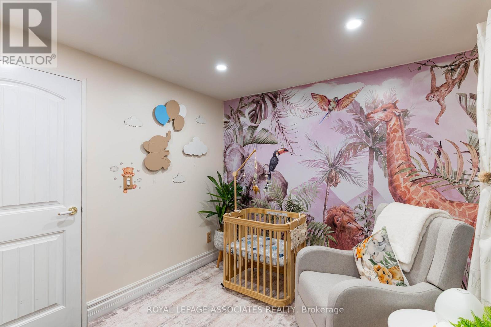 692 Down Crescent, Oshawa, Ontario  L1H 7Y1 - Photo 21 - E12595000