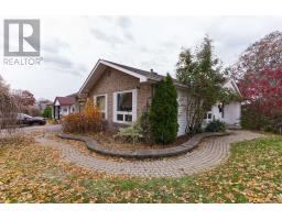 692 DOWN CRESCENT, Oshawa, Ontario