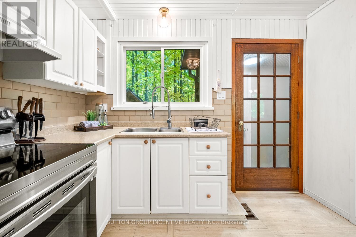 11 Bourgeois Court, Tiny, Ontario L9M 0H3 - Photo 20 - S12594952