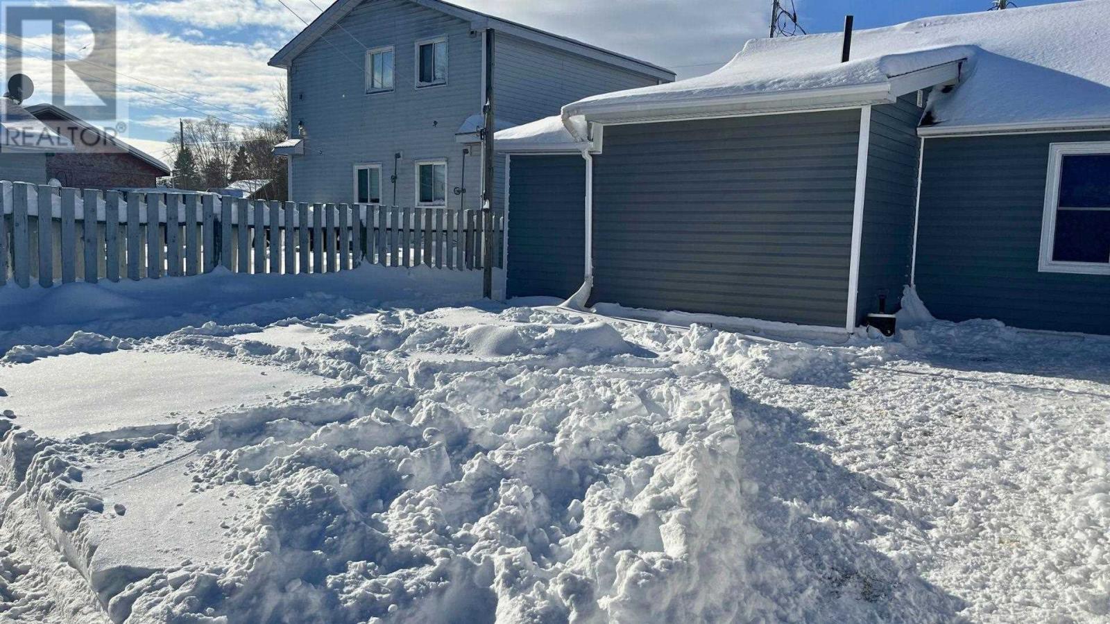 17 Third Ave, Wawa, Ontario P0S 1K0 - Photo 5 - SM253394