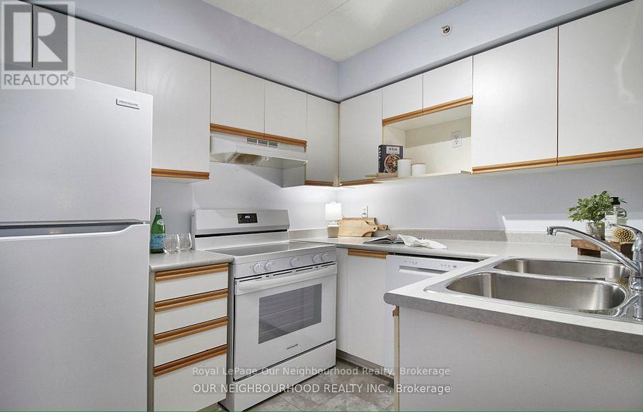 208 - 1431 Walker's Line, Burlington, Ontario  L7M 4N9 - Photo 8 - W12595130