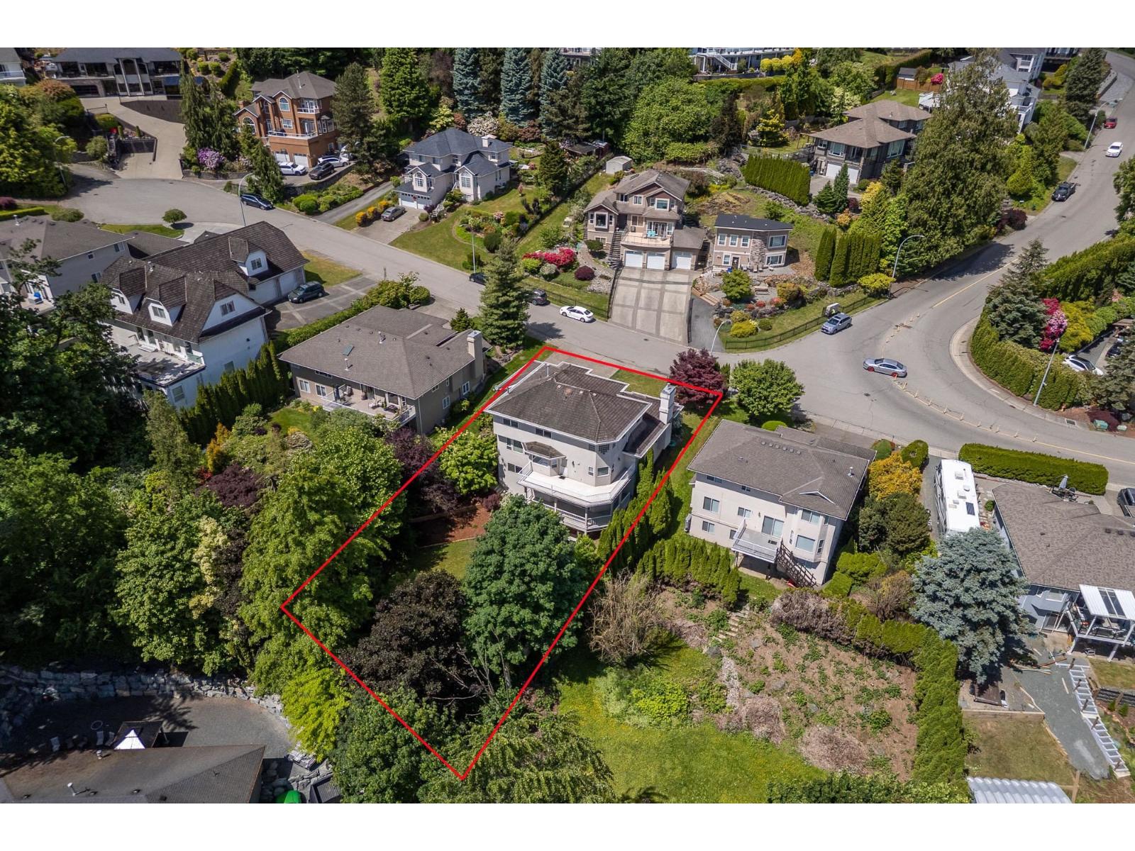 8678 Sunburst Place, Chilliwack Mountain, Chilliwack, British Columbia  V2R 3J1 - Photo 2 - R3071407