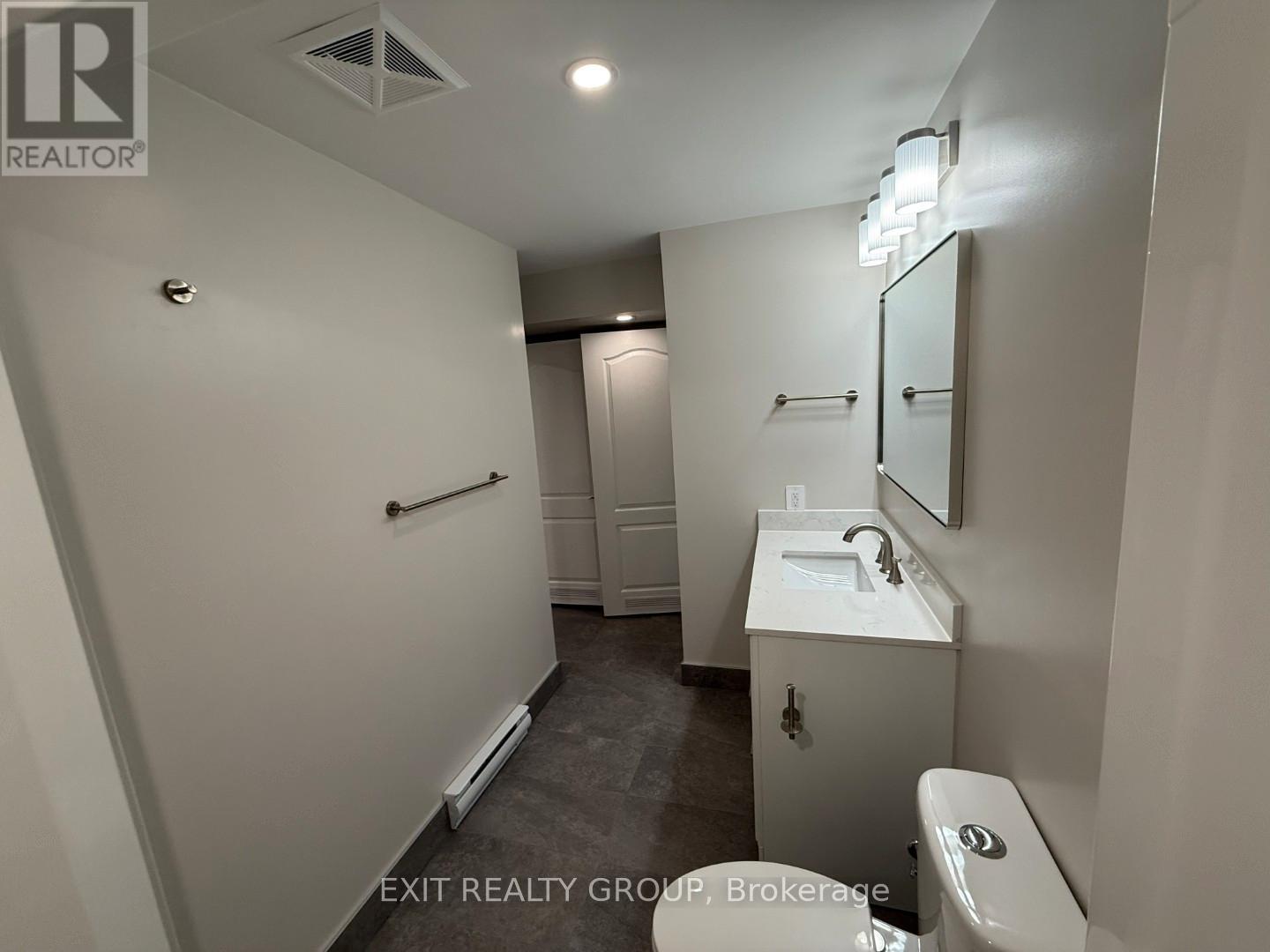 B - 26 Athabaska Drive, Belleville, Ontario K8N 0T2 - Photo 9 - X12595132