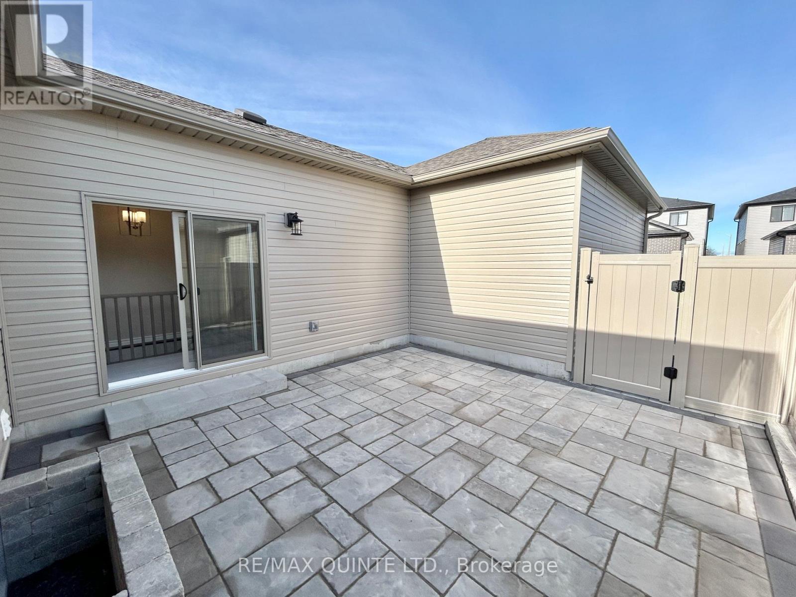 27 Athabaska Drive, Belleville, Ontario  K8N 0S6 - Photo 2 - X12595176