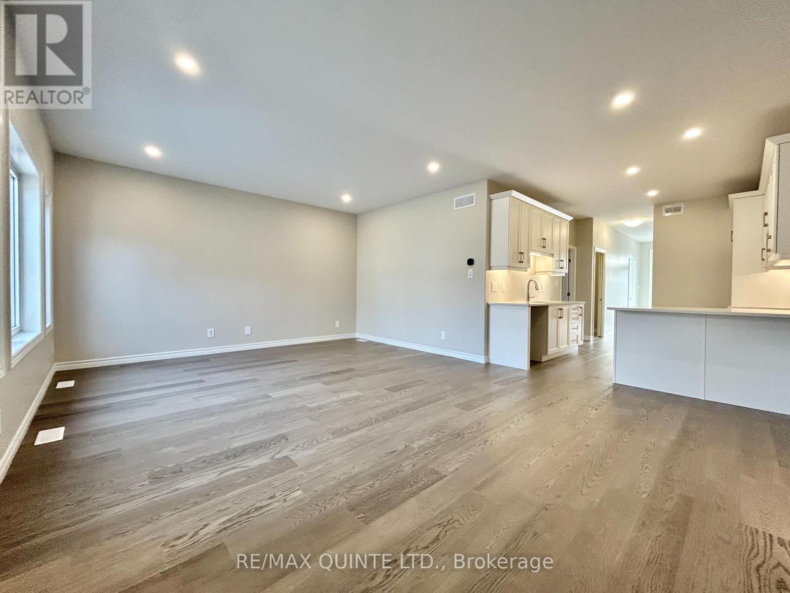 27 Athabaska Drive, Belleville, Ontario  K8N 0S6 - Photo 7 - X12595176