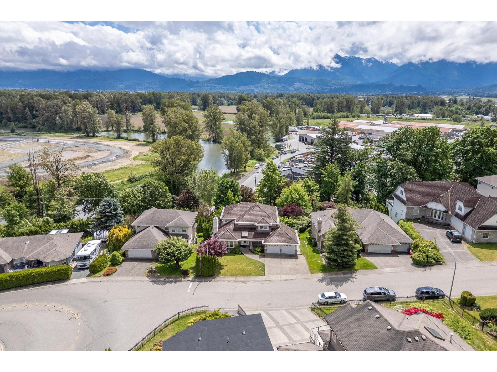 8678 Sunburst Place, Chilliwack Mountain, Chilliwack, British Columbia  V2R 3J1 - Photo 5 - R3071407