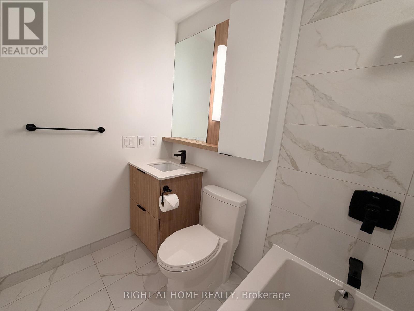 1801 - 5 Defries Street, Toronto, Ontario  M5A 0W7 - Photo 14 - C12481869