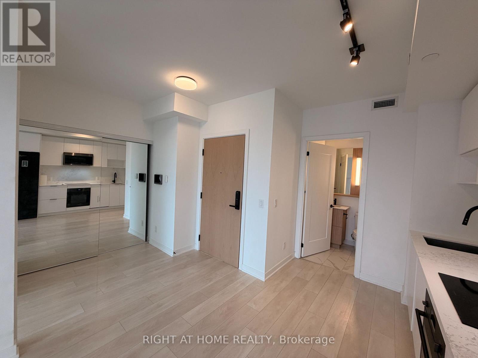 1801 - 5 Defries Street, Toronto, Ontario  M5A 0W7 - Photo 5 - C12481869