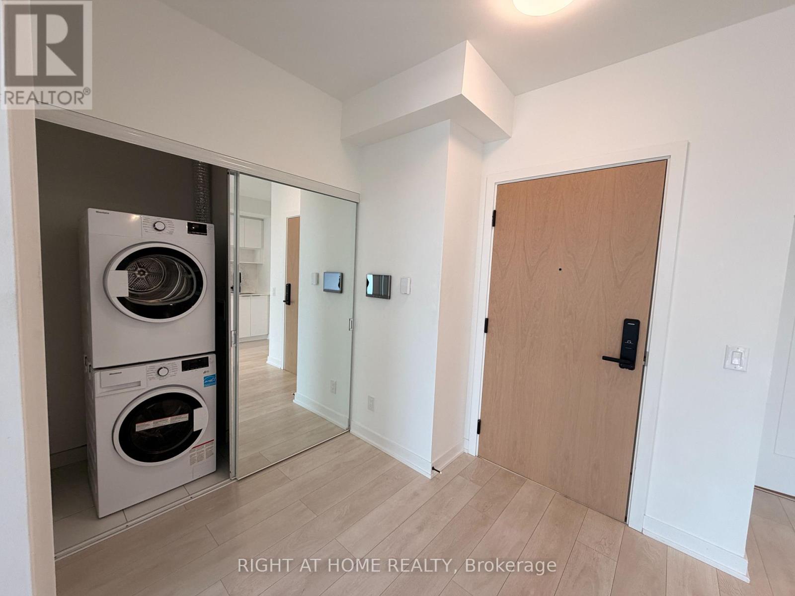 1801 - 5 Defries Street, Toronto, Ontario  M5A 0W7 - Photo 6 - C12481869