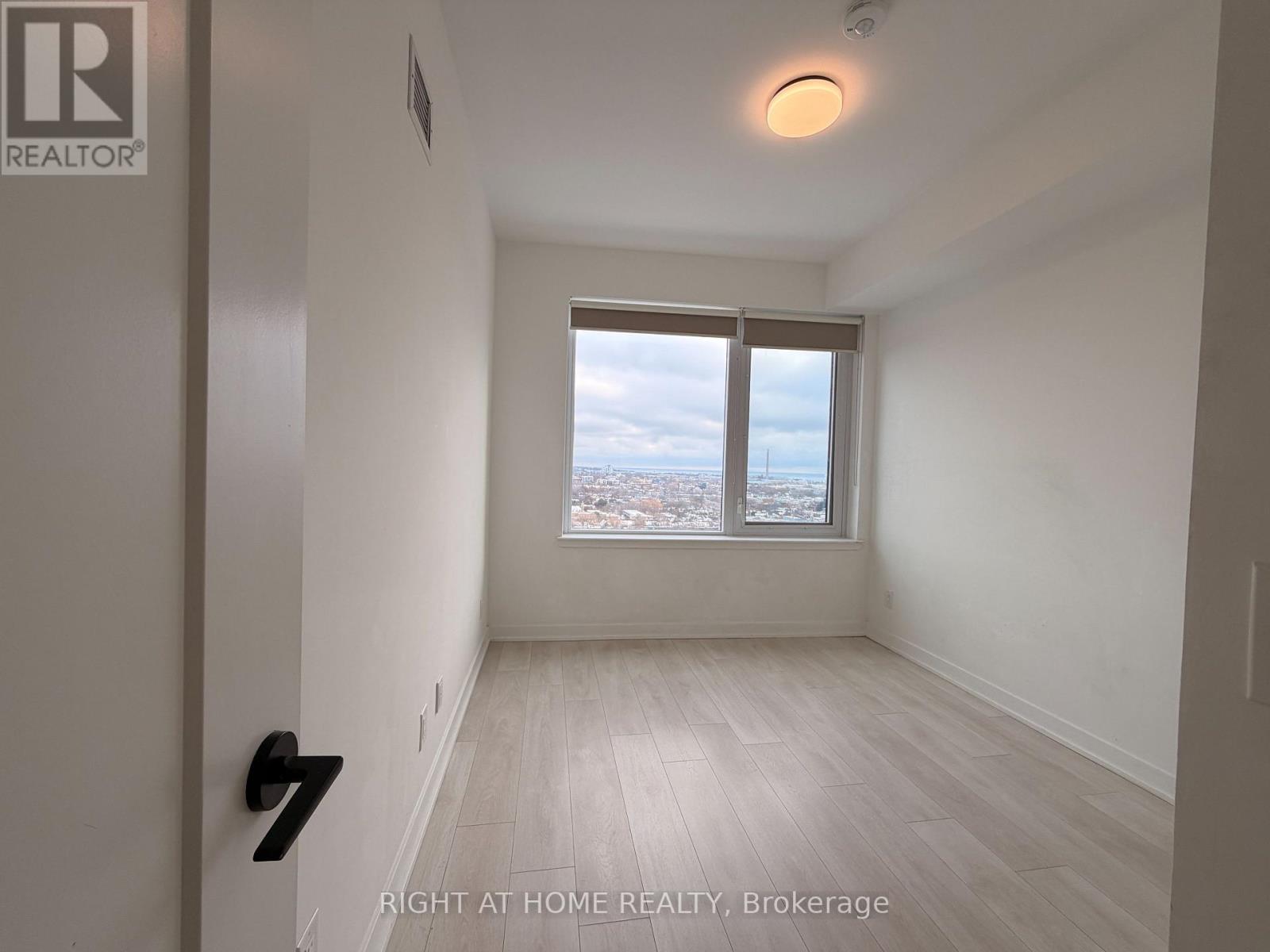 1801 - 5 Defries Street, Toronto, Ontario  M5A 0W7 - Photo 9 - C12481869