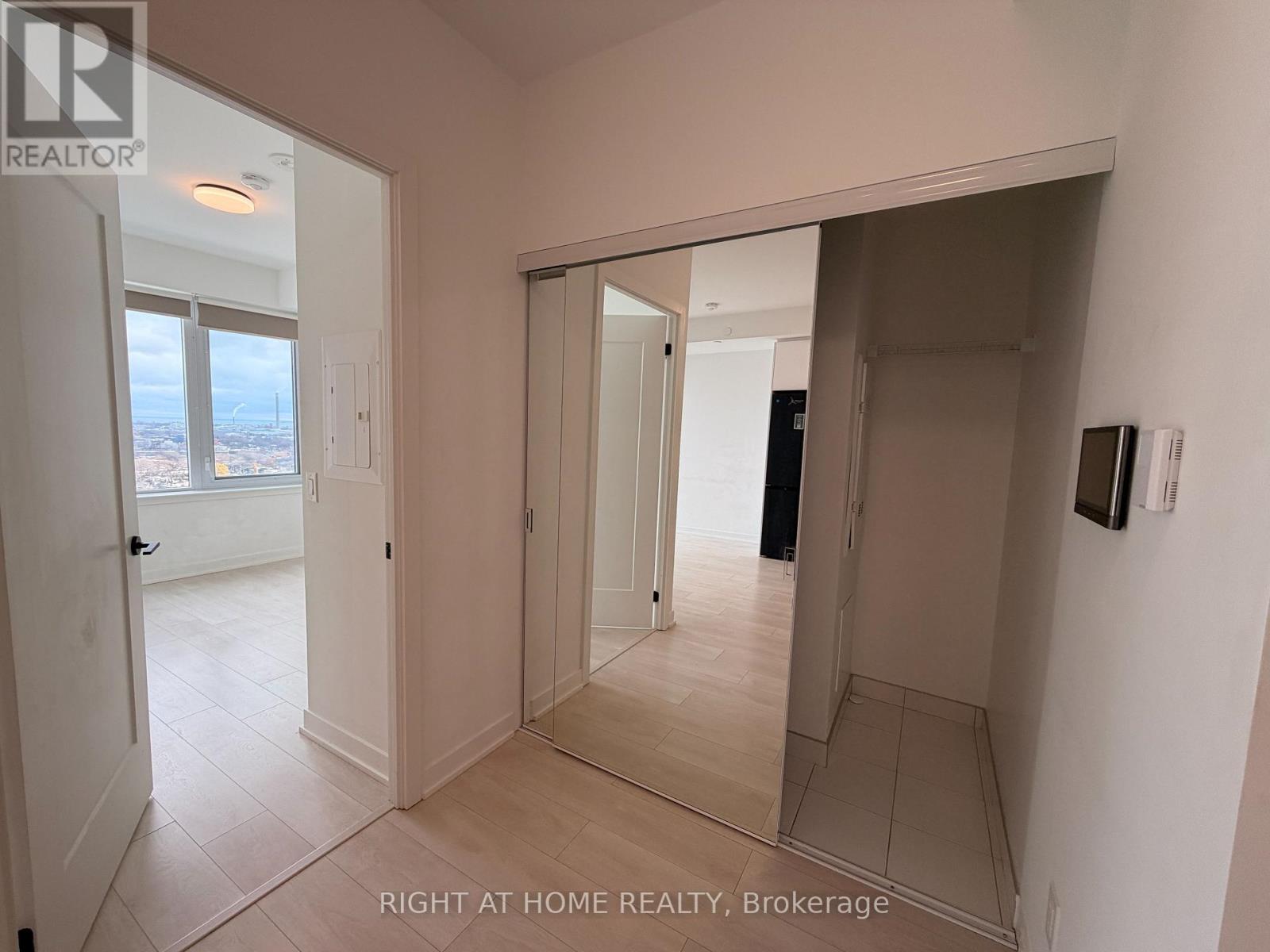 1801 - 5 Defries Street, Toronto, Ontario  M5A 0W7 - Photo 8 - C12481869